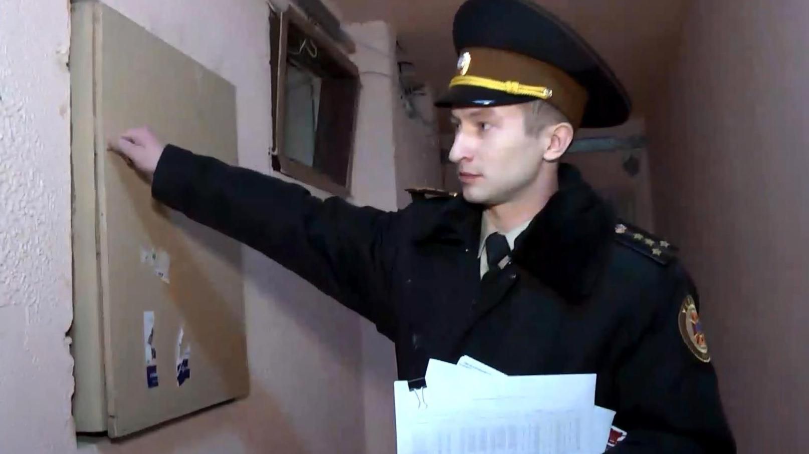 В шахте киевского лифта нашли шкаф для одежды