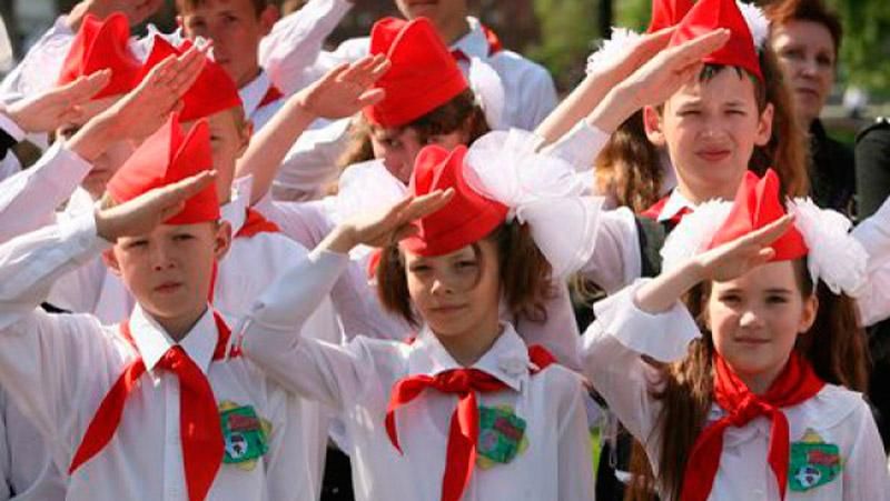 Пионеры Путина взорвали соцсети Пионеры Путина взорвали соцсети