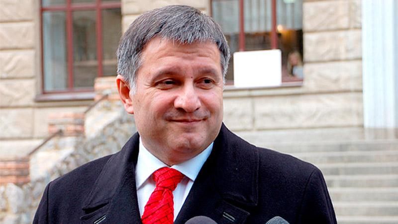 Аваков судится за русский язык Аваков судится за русский язык