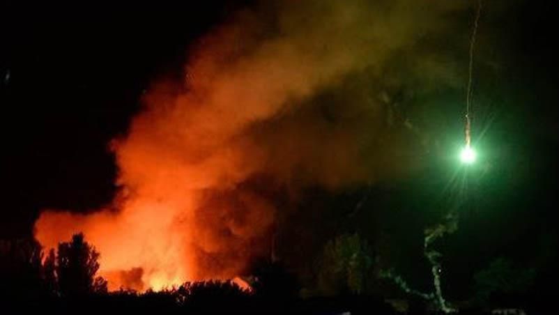 Вибухи снарядів у Сватовому не стихають: на місці працює 200 рятувальників Вибухи снарядів у Сватовому не стихають: на місці працює 200 рятувальників