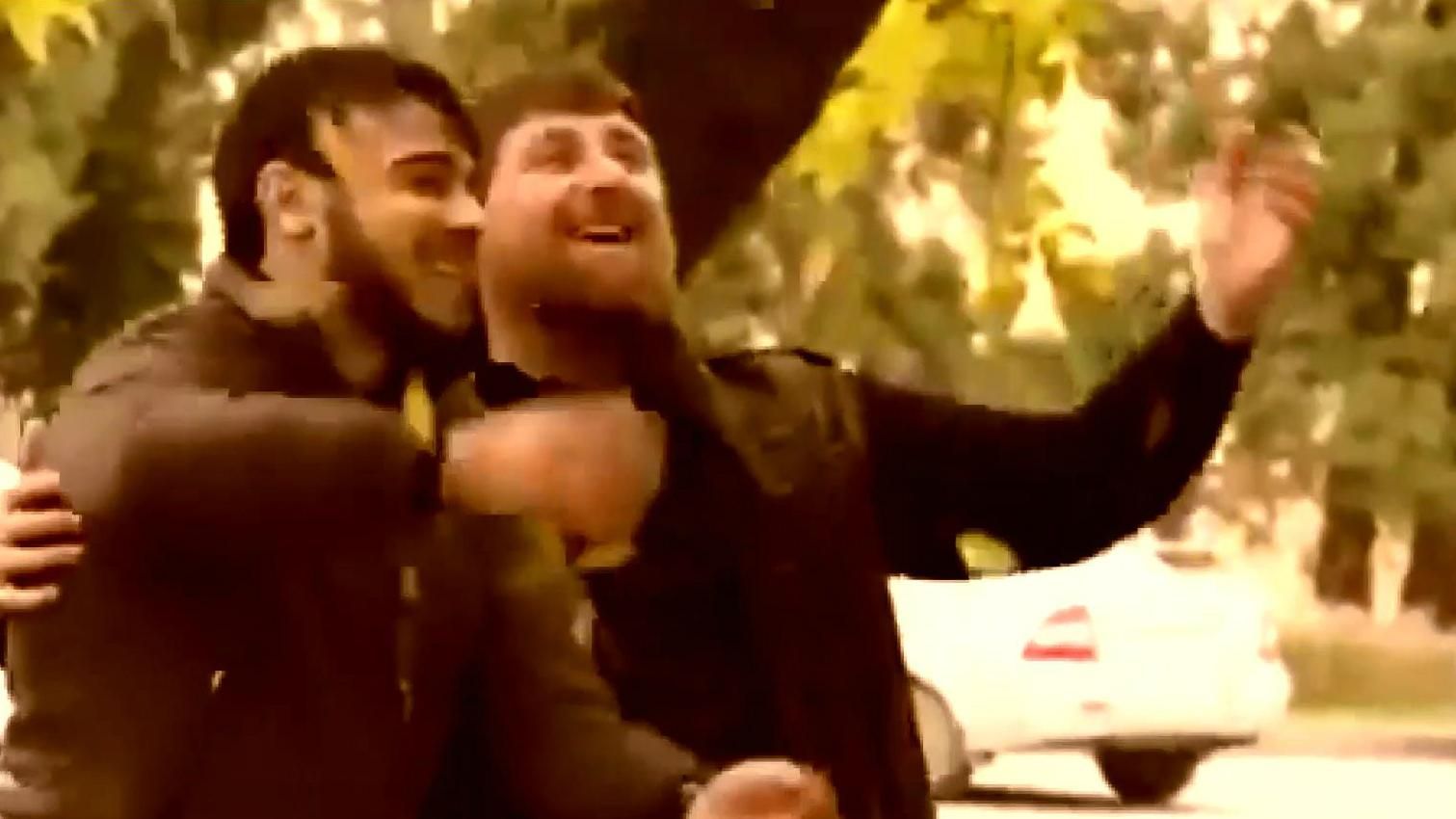 Кадыров взорвал сеть своим романтическим видео Кадыров взорвал сеть своим романтическим видео