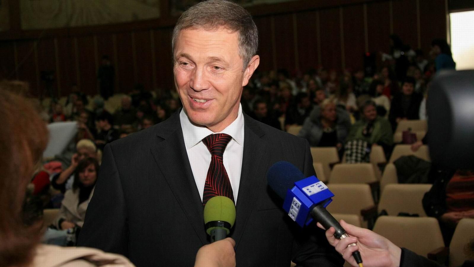 Скандальний екс-регіонал вийшов у другий тур мерських перегонів у Херсоні Скандальний екс-регіонал вийшов у другий тур мерських перегонів у Херсоні