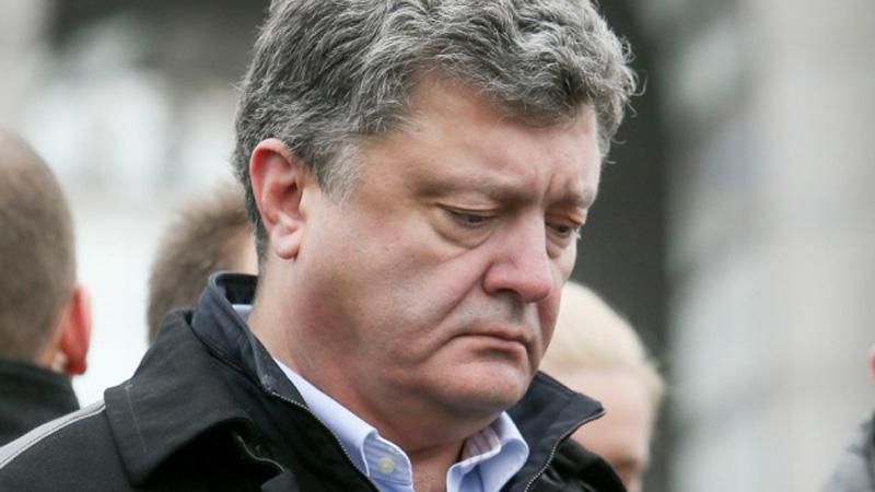 Порошенко посочувствовал семьям погибших в авиакатастрофе российского самолета Порошенко посочувствовал семьям погибших в авиакатастрофе российского самолета