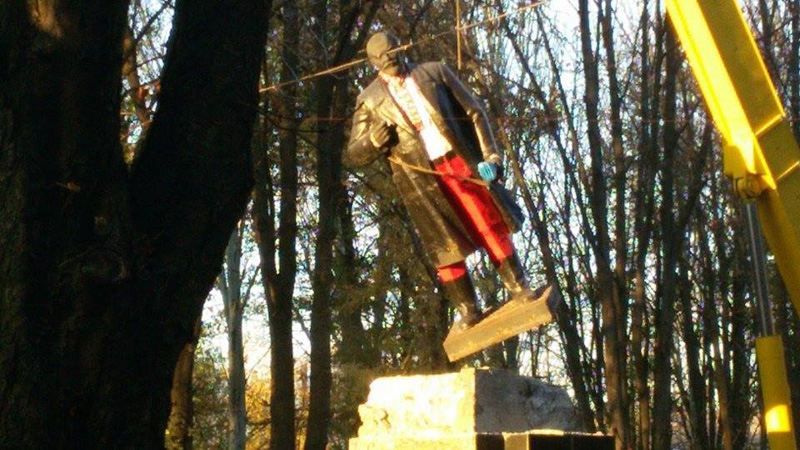 В Донецкой области продолжается "ленинопад"