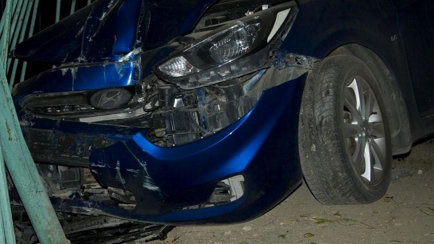 Водитель разбил авто, спасая пешехода в Запорожье