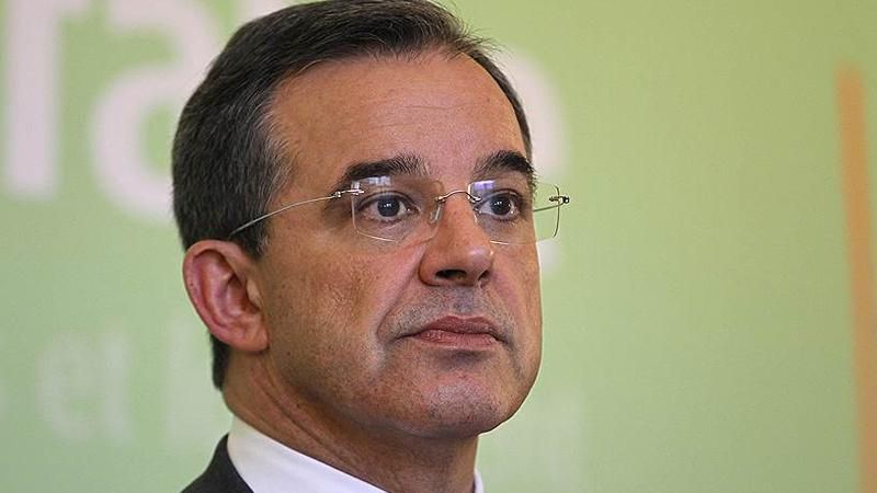 Французский политик потерял должность из-за Крыма и обещает "новые открытки с полуострова" Французский политик потерял должность из-за Крыма и обещает "новые открытки с полуострова"