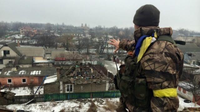 На Донбасі знову неспокійно: терористи обстріляли Піски з гранатометів