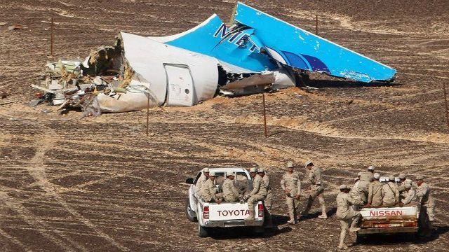 З'явились нові моторошні фото з місця катастрофи російського літака у Єгипті