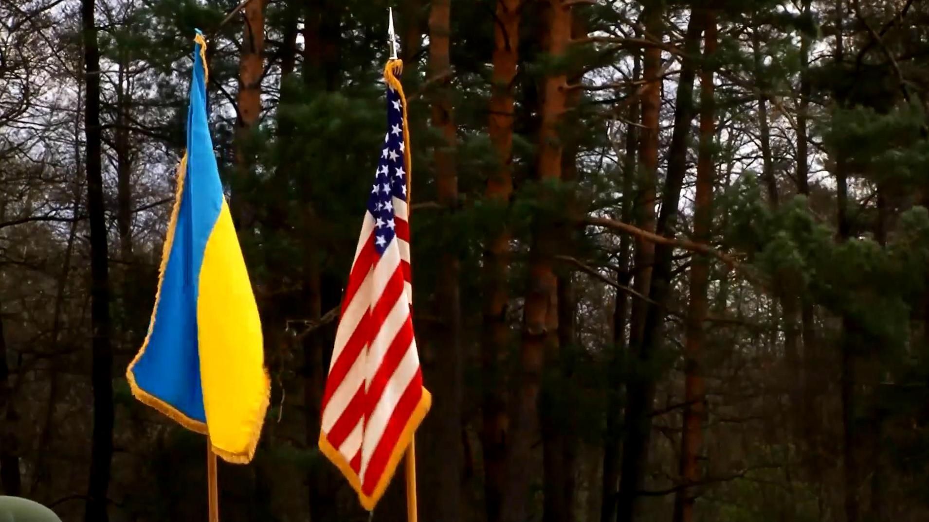 Пентагон навчатиме українських військових Пентагон навчатиме українських військових