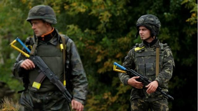 Обстрел в Песках: ранены двое украинских военных