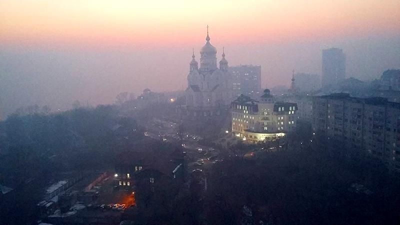 Російський Хабаровськ затягнуло димом з Китаю: фотографії з соцмереж Російський Хабаровськ затягнуло димом з Китаю: фотографії з соцмереж