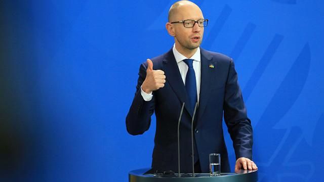 Яценюк анонсував відставку трьох міністрів у найближчі тижні