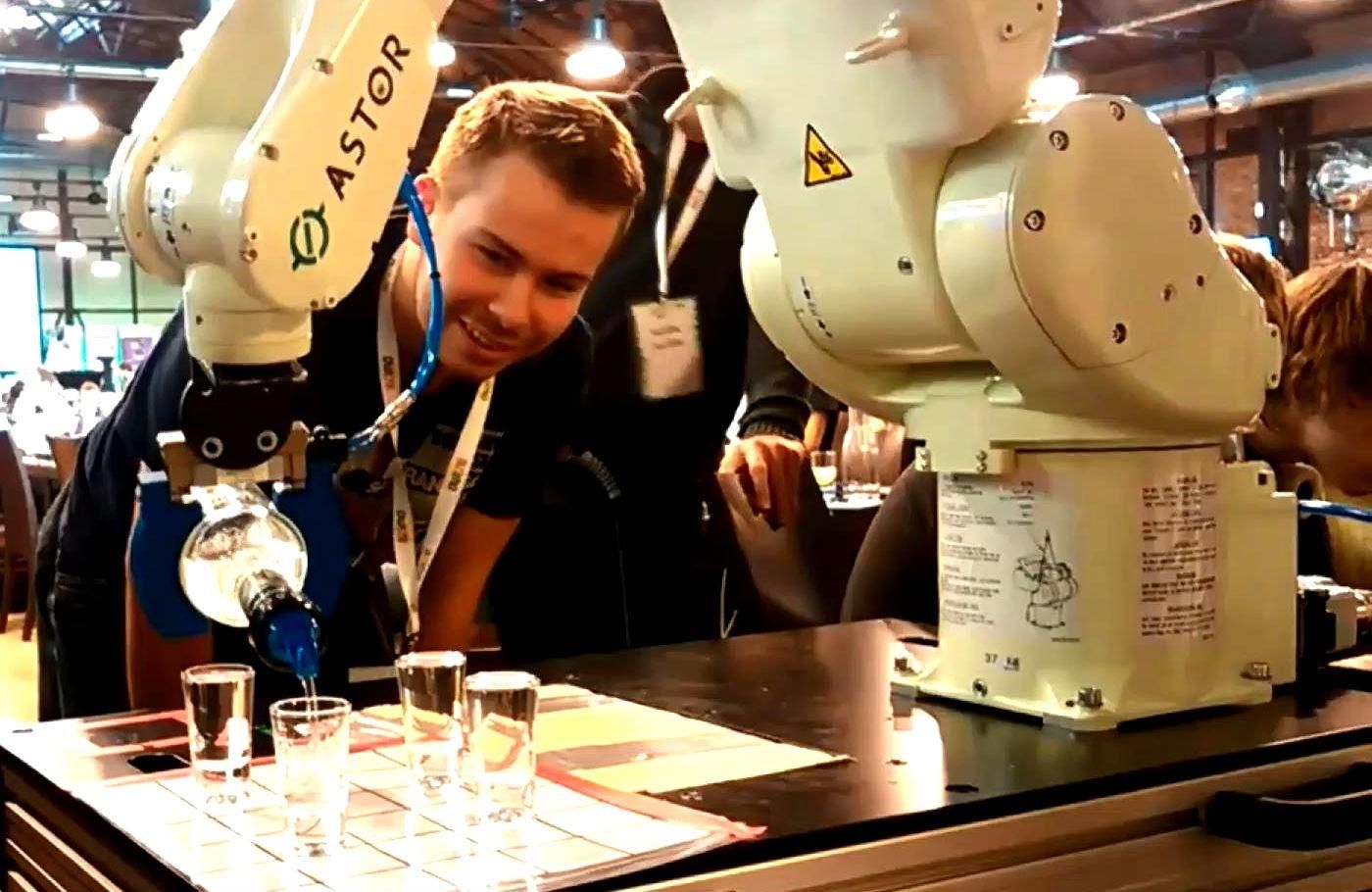 Новий винахід від поляків – робот-товариш по чарці Новий винахід від поляків – робот-товариш по чарці