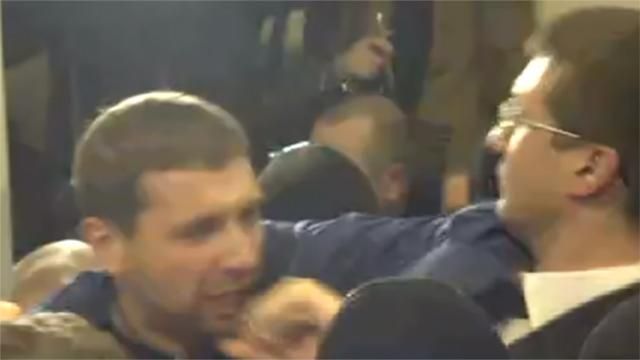 Депутаты заблокировали прокурора в Печерском суде и вызвали милицию