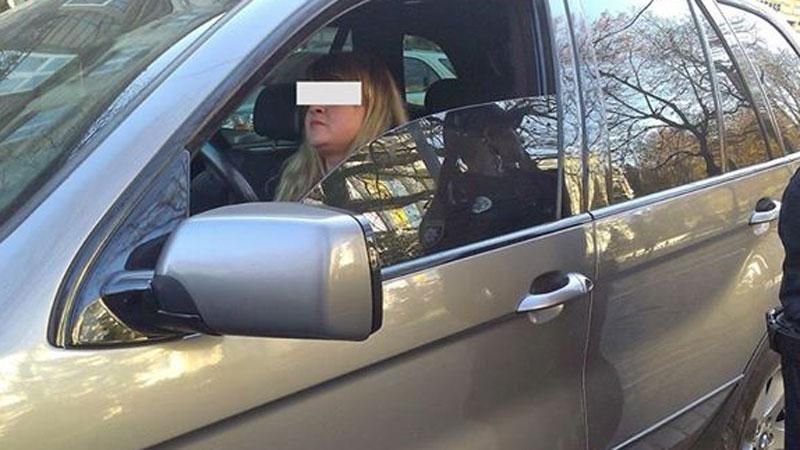 Поліція упіймала п’яну жінку за кермом з двома дітьми Поліція упіймала п’яну жінку за кермом з двома дітьми