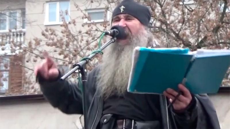 Російський "священик" заспівав скажену пісню про "Новоросію"