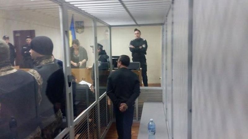 Корбана "футболят" по разным помещениям Корбана "футболят" по разным помещениям