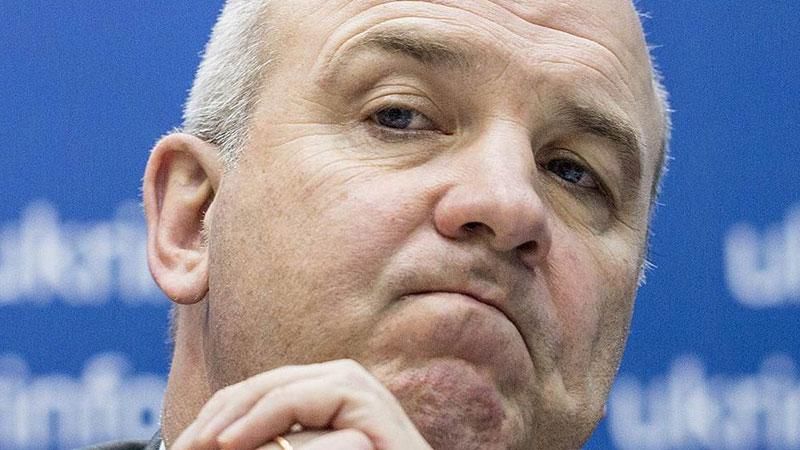 Донбас ізольований від світу, — заява єврокомісара Донбас ізольований від світу, — заява єврокомісара