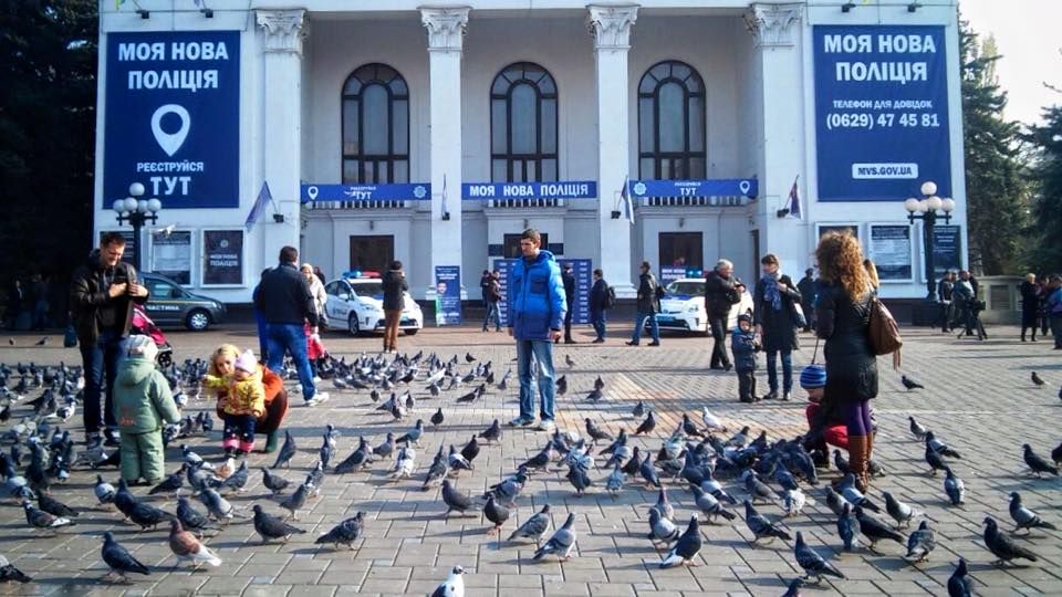 Набор в новую полицию стартовал за считанные километры от фронта: появились первые фото