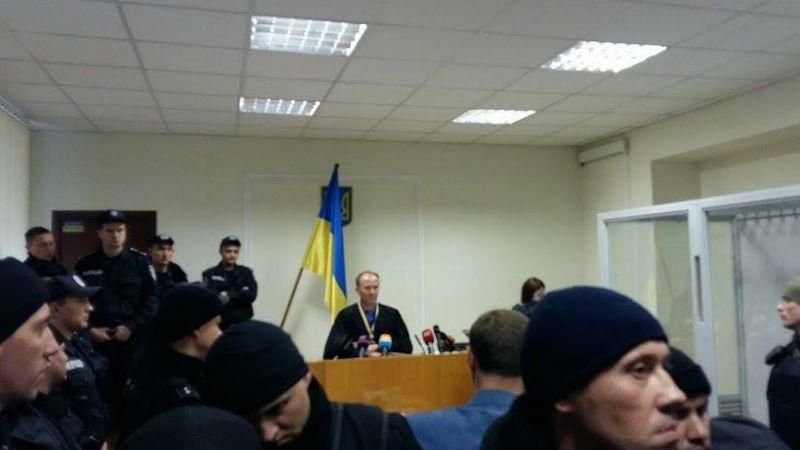 Під час суду над Корбаном поранили журналістку Під час суду над Корбаном поранили журналістку