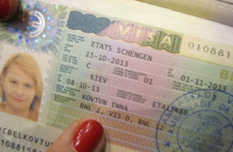 Глава Еврокомиссии написал Порошенко письмо о безвизовом режиме Глава Еврокомиссии написал Порошенко письмо о безвизовом режиме