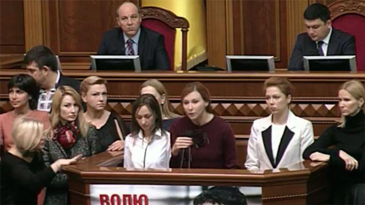 Розлючені депутати вимагають від Тетерука скласти мандат Розлючені депутати вимагають від Тетерука скласти мандат