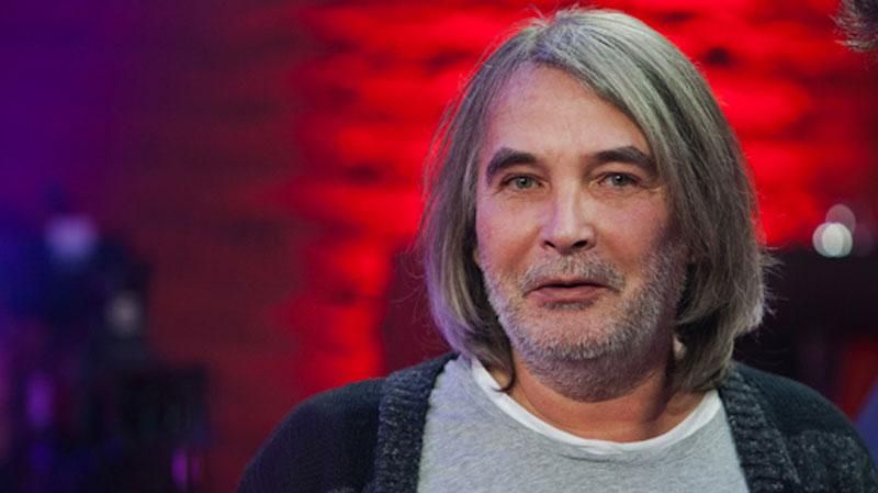 Российский поэт в Крыму спел гимн Украины Российский поэт в Крыму спел гимн Украины