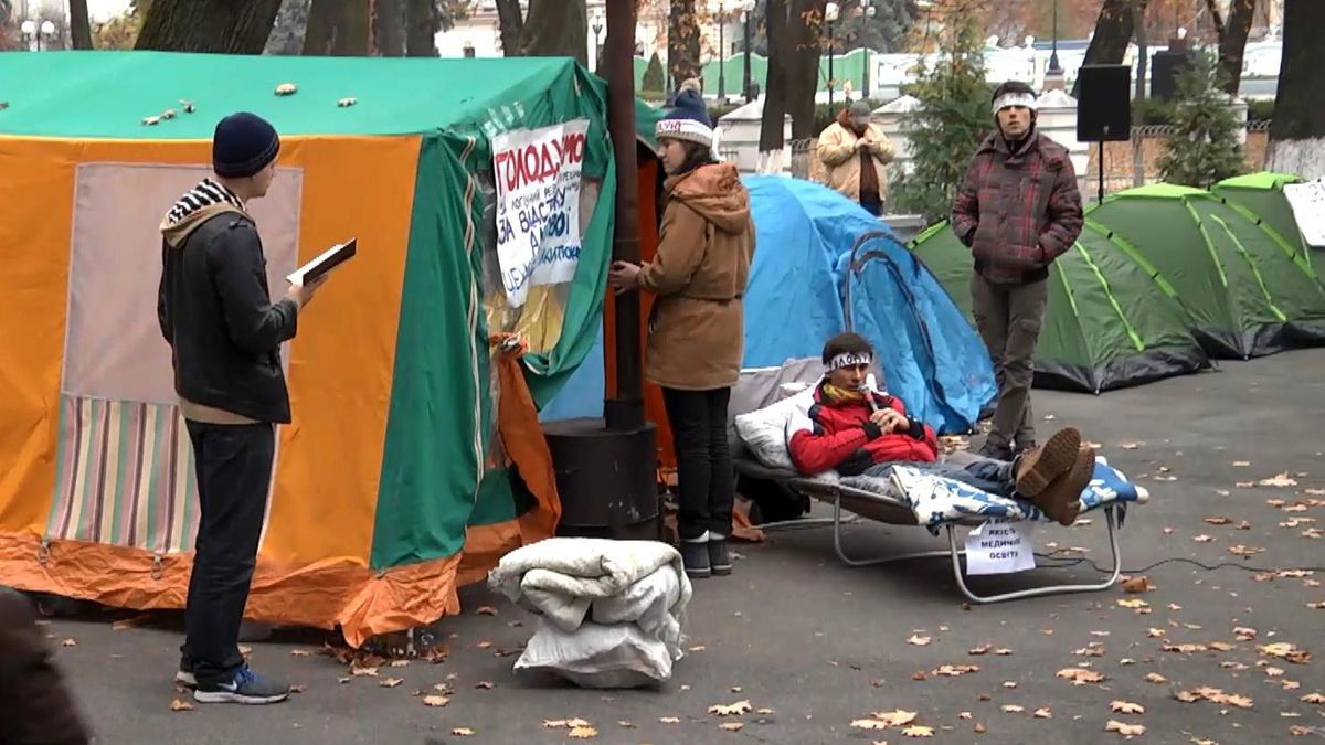 Студенти-медики звинувачують у корупції Національний медуніверситет