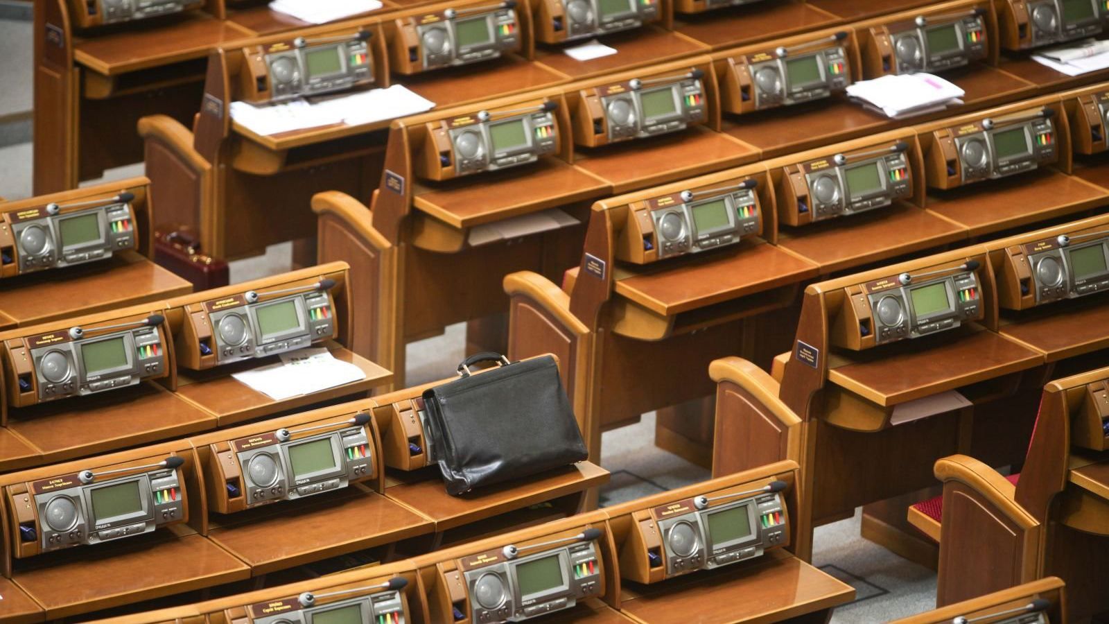 Гройсман считает идею досрочных выборов "российским сценарием" Гройсман считает идею досрочных выборов "российским сценарием"