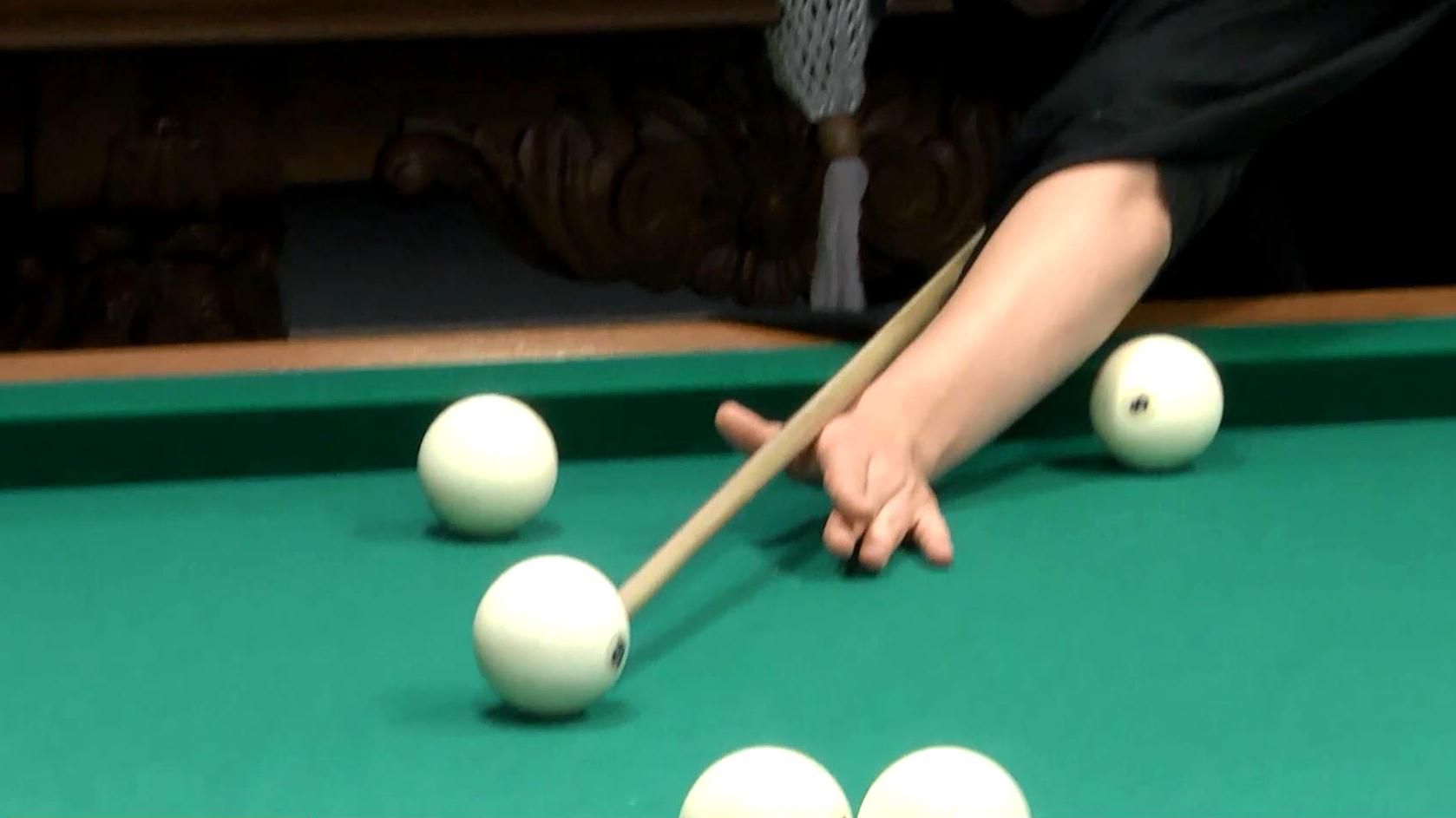 Грою в більярд борються з раком у Києві Грою в більярд борються з раком у Києві