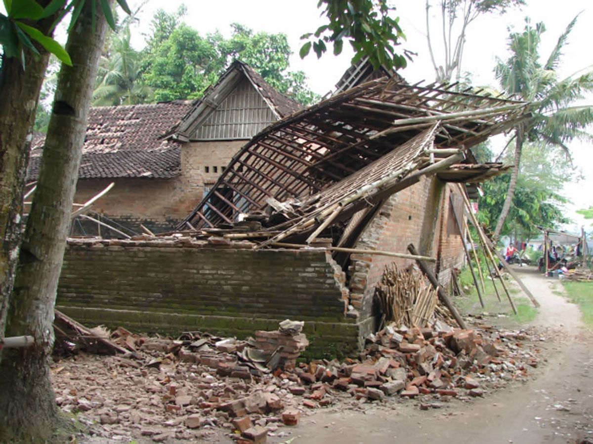 В Индонезии произошло землетрясение, угрозы цунами нет