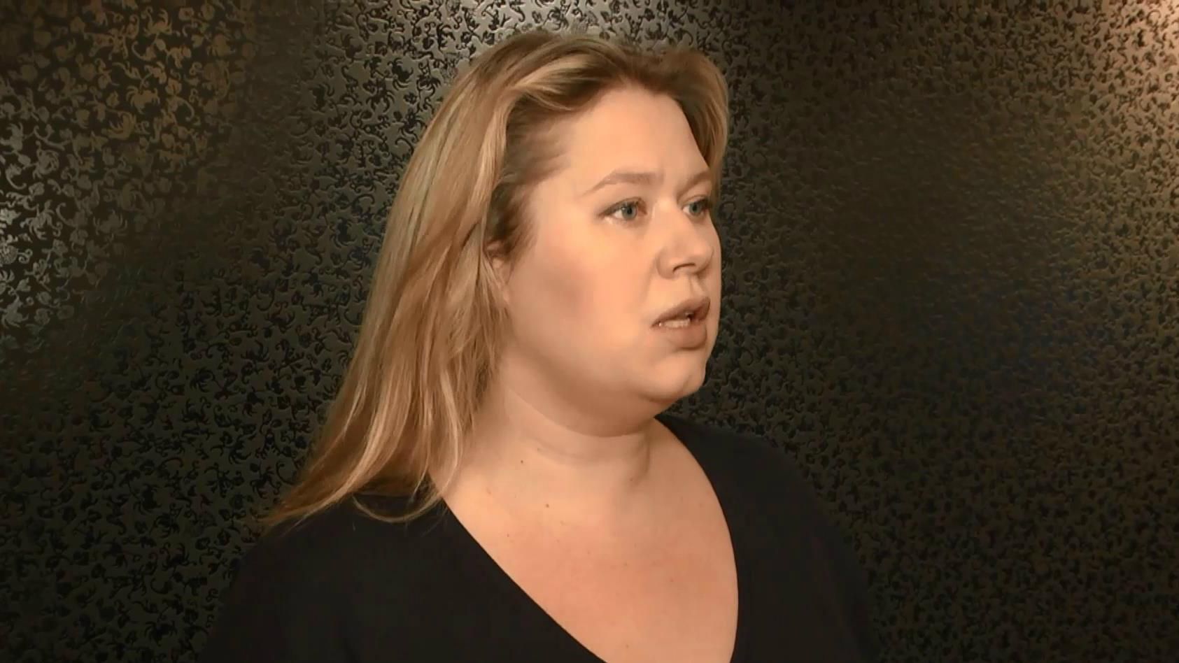 Дружина Мірошниченка та її цивільний чоловік прокоментували бійку зі "свободівцем" Дружина Мірошниченка та її цивільний чоловік прокоментували бійку зі "свободівцем"