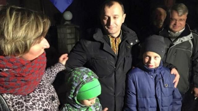 Сиротюка выпустили из СИЗО: появились первые фото Сиротюка выпустили из СИЗО: появились первые фото