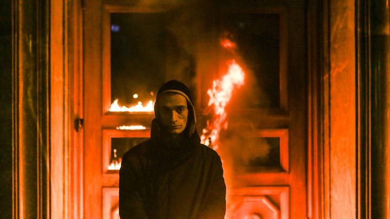 З’явилися фото і відео палаючої російської ФСБ З’явилися фото і відео палаючої російської ФСБ