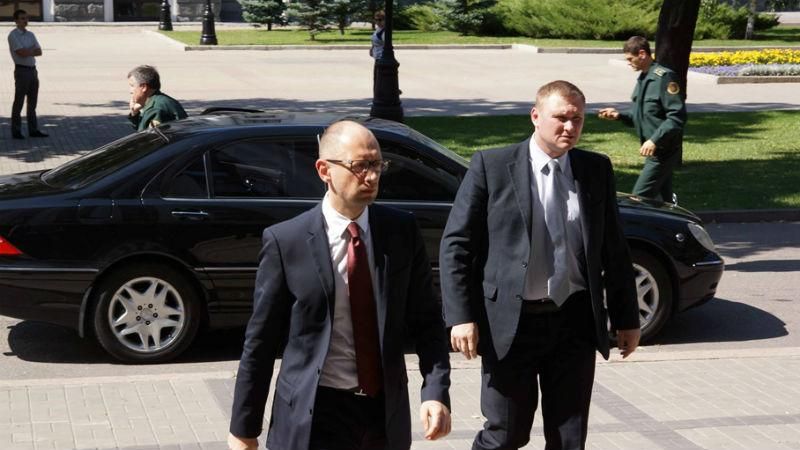 Авакову придбали комплект шин, що коштують як нова іномарка Авакову придбали комплект шин, що коштують як нова іномарка