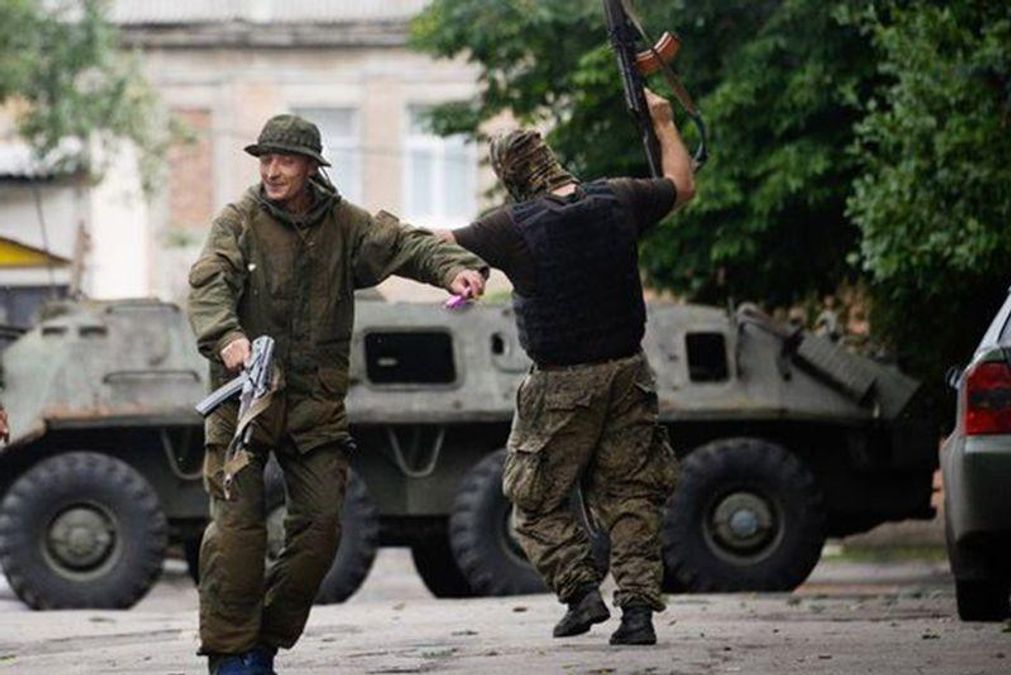 Між "ЛНР" і "ДНР" може спалахнути "горілчана війна" Між "ЛНР" і "ДНР" може спалахнути "горілчана війна"