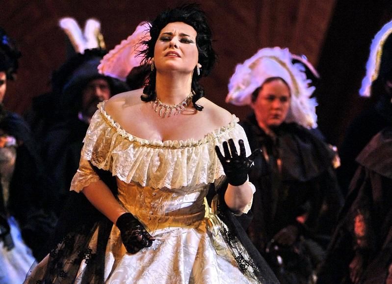 Зіркова співачка прилетить до Києва по дорозі з Х'юстона до Нью-Йорка Зіркова співачка прилетить до Києва по дорозі з Х'юстона до Нью-Йорка