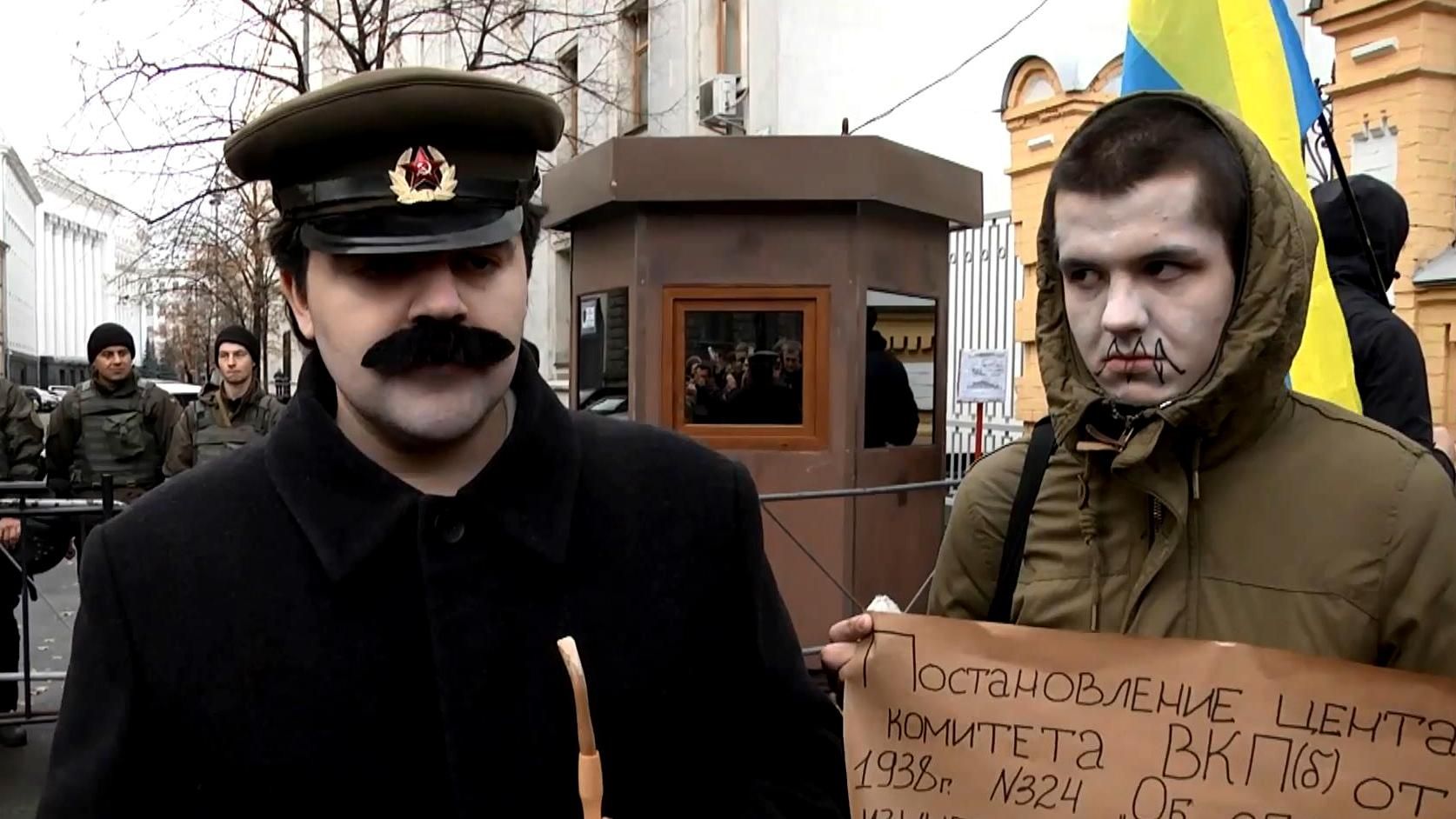 Порошенка із Днем української писемності привітали від імені Сталіна та Петра І Порошенка із Днем української писемності привітали від імені Сталіна та Петра І