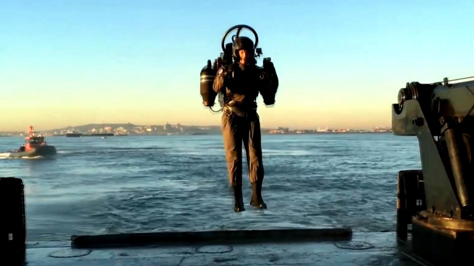 В Нью-Йорке испытали реактивный ранец В Нью-Йорке испытали реактивный ранец