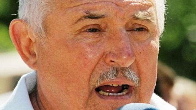 Поэт, который восхваляет "Новороссию", носит звание Герой Украины Поэт, который восхваляет "Новороссию", носит звание Герой Украины