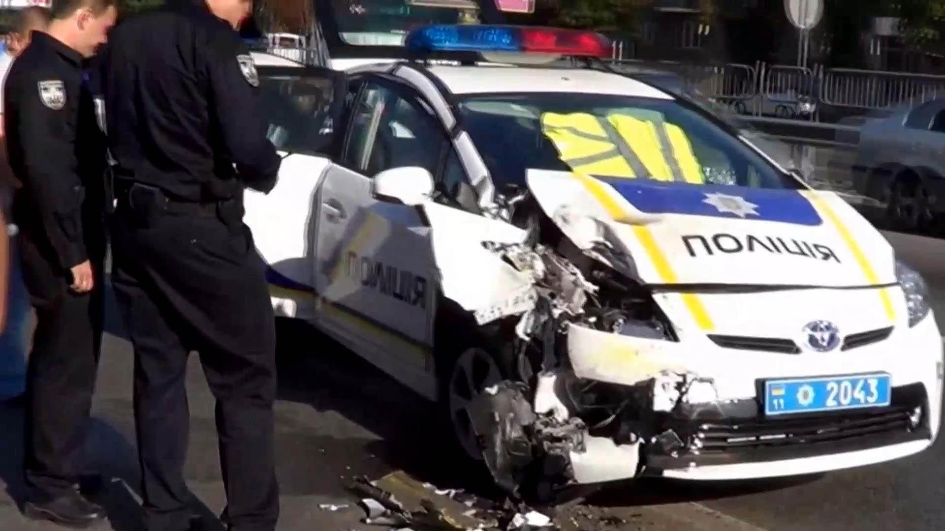 Киевские полицейские поломали почти половину патрульных авто Киевские полицейские поломали почти половину патрульных авто