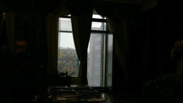 Штори були відкриті — з’явились нові подробиці у справі про замах на Шокіна Штори були відкриті — з’явились нові подробиці у справі про замах на Шокіна