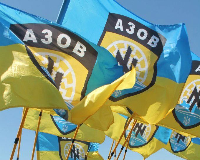 В Маріуполі встановили сіті-лайти з портретами загиблих бійців "Азову" В Маріуполі встановили сіті-лайти з портретами загиблих бійців "Азову"