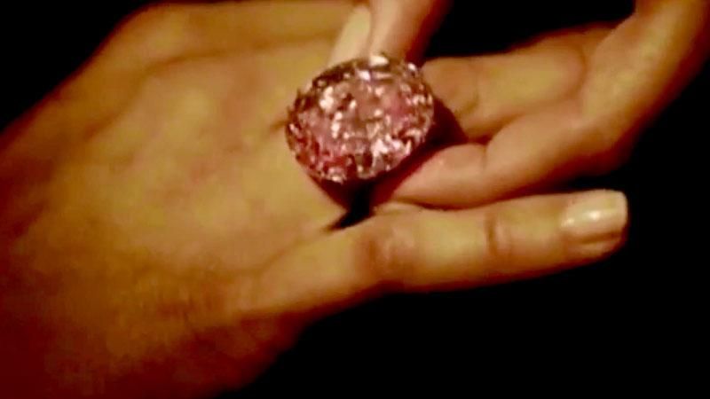 У Швейцарії продали унікальний рожевий діамант