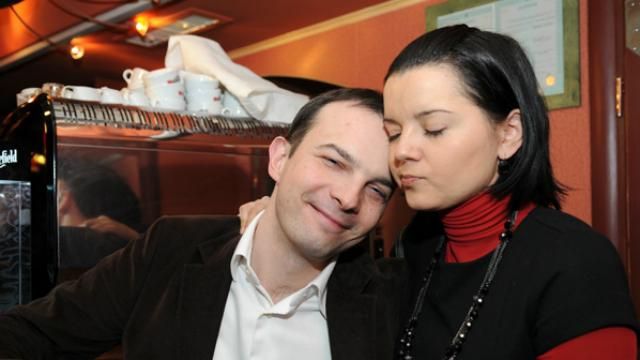 Через голосування фракції дружина вигнала нардепа з дому Через голосування фракції дружина вигнала нардепа з дому