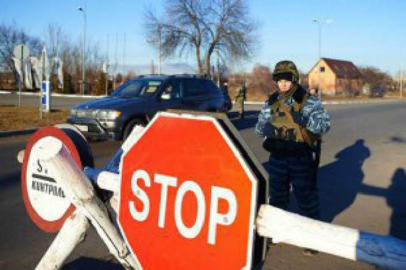 Террористы "обезьянничают" с украинцев: вводят пропуска в зону АТО