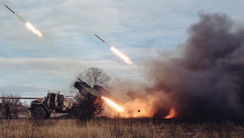 Террористы достали из тайника свои "Грады" Террористы достали из тайника свои "Грады"