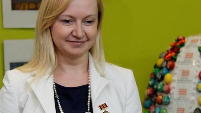 Нардеп рассказал о зарплате и должности любовницы Януковича