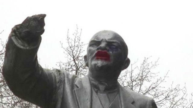 В Росії "осквернили" Леніна В Росії "осквернили" Леніна