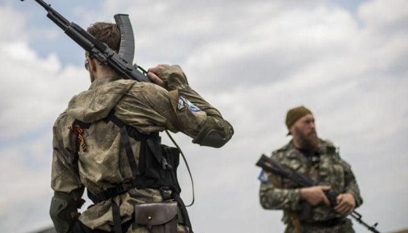 Вооруженные пулеметами и зенитками боевики начали наступление, — СМИ